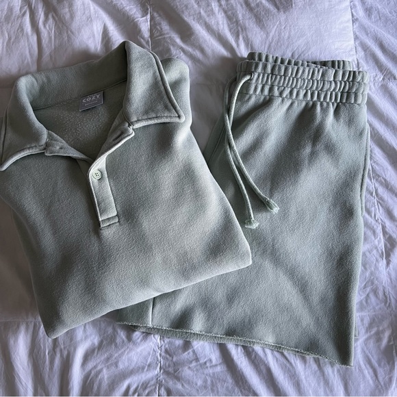 ‼️SOLD‼️Tna Sweatsuit - Picture 1 of 4